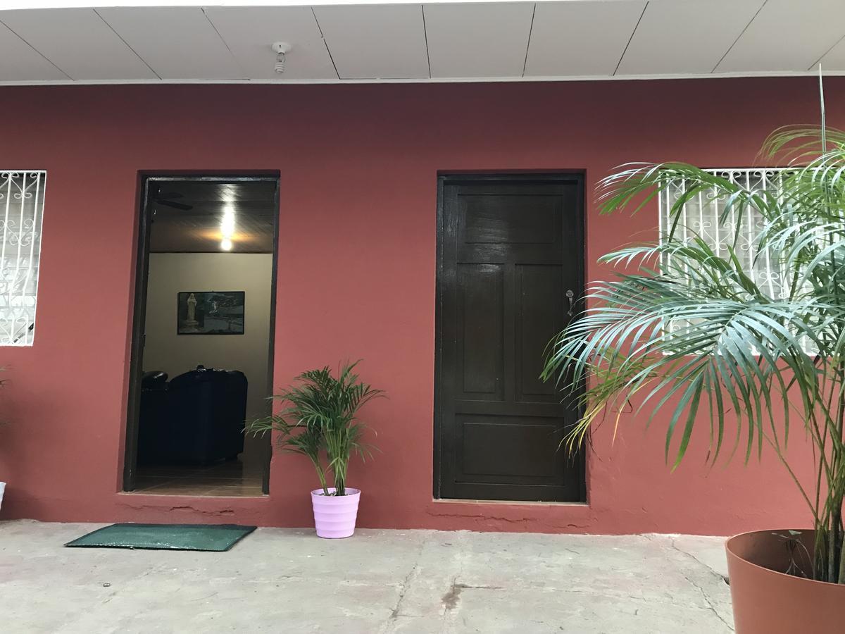Hostal Augustos San Juan del Sur Exterior photo